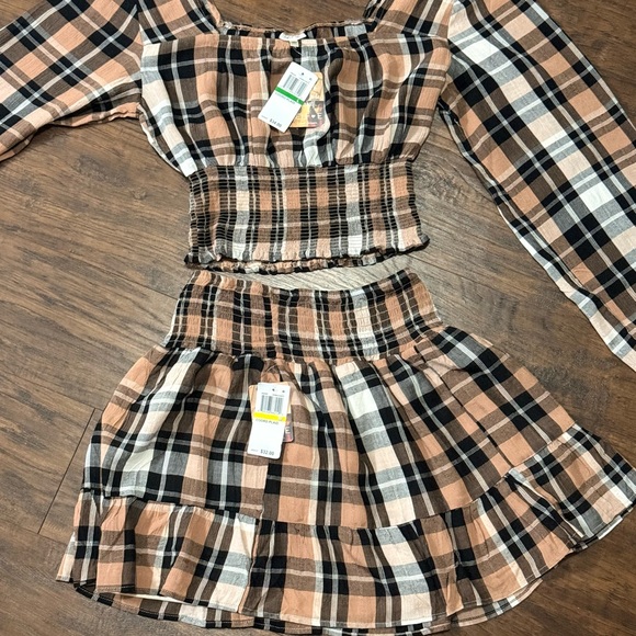 Plaid Two-Piece Set - Picture 4 of 7